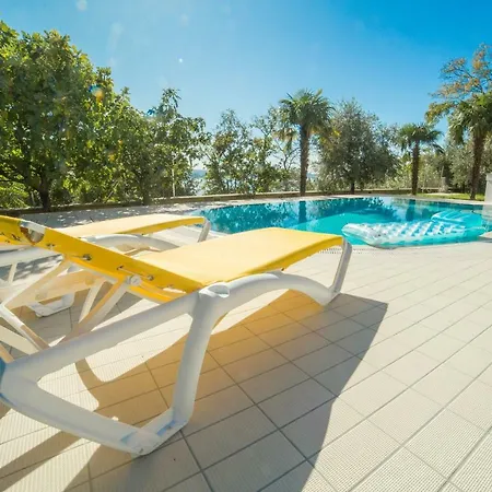 Apartmán Paradise With Sea View *